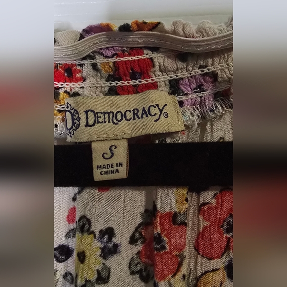 Democracy Floral Dress - Picture 5 of 5